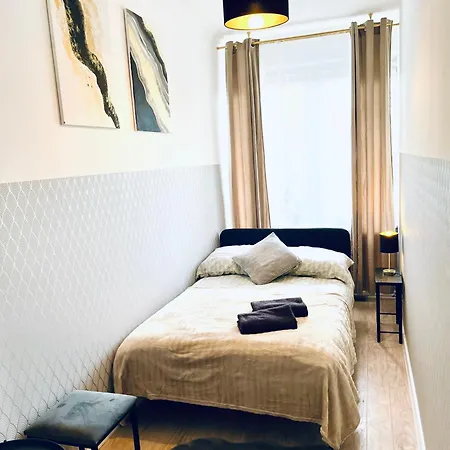 Clicktheflat Politechnika Hostel *